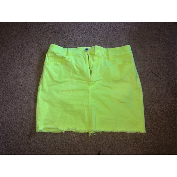 Neon green Arizona skirt size 9 - Picture 1 of 2